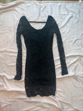 Black Lace Long-Sleeve open back Mini Dress